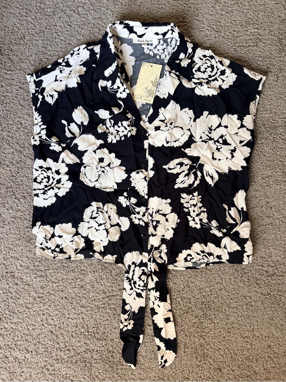 Black Rainn Black & White Floral Tie-Front Button Down Top - NWT - Size L